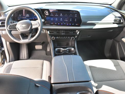 Used 2026 Chevrolet Traverse LT w/ Driver Confidence Package FWD image 4
