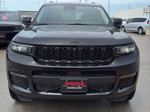 Used 2023 Jeep Grand Cherokee L Limited w/ Luxury Tech Group II AWD/4WD image 3