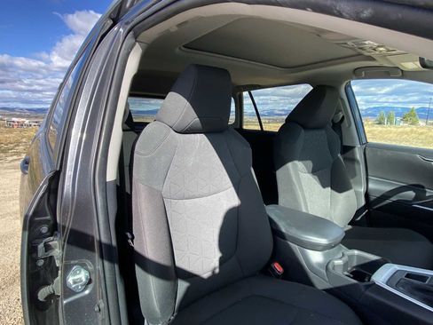 Used 2023 Toyota RAV4 XLE image 17