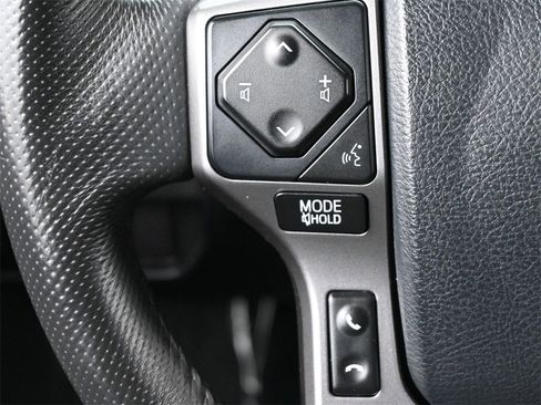 Used 2017 Toyota Tacoma SR5 image 6