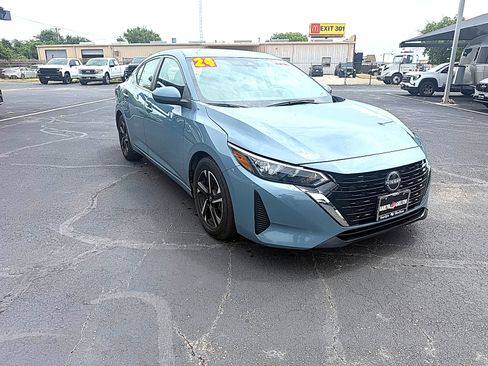 Used 2024 Nissan Sentra SV FWD image 2