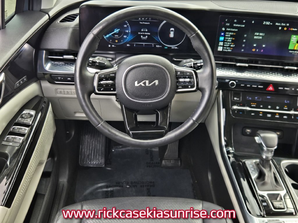 Used 2023 Kia Carnival SX Prestige FWD image 13