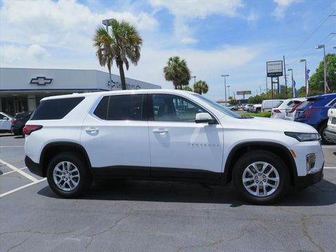 Used 2023 Chevrolet Traverse LS w/ Safety Package FWD image 2