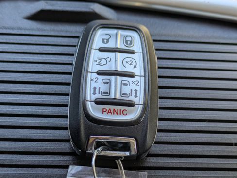 Used 2018 Chrysler Pacifica Limited w/ Advanced Safetytec Group image 35