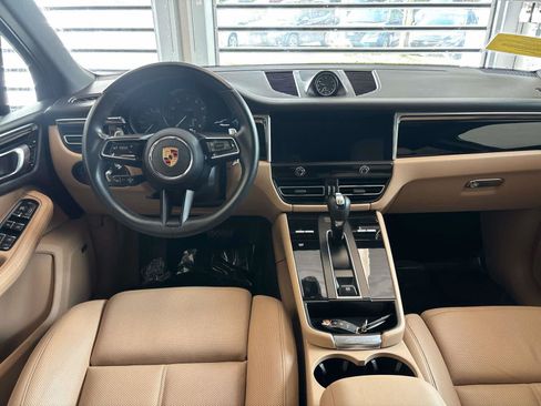 Used 2023 Porsche Macan AWD/4WD image 8