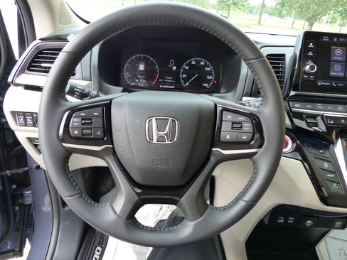 Used 2025 Honda Odyssey Touring image 27
