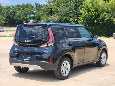 Certified 2023 Kia Soul LX w/ Option Group 015 FWD image 7