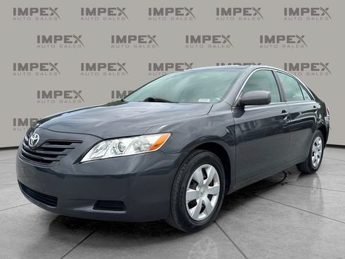 Used 2008 Toyota Camry LE FWD image 1