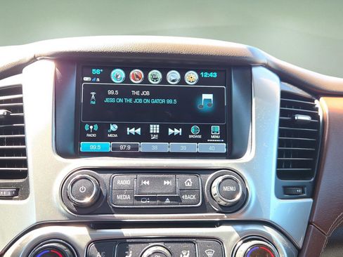 Used 2019 Chevrolet Suburban Premier image 10