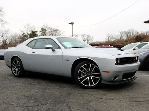 Used 2023 Dodge Challenger R/T image 6