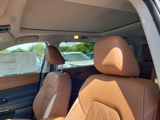 New 2026 Nissan Pathfinder Platinum AWD/4WD image 19