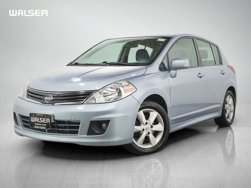 Used 2011 Nissan Versa Hatchback w/ Premium Pkg FWD image 1