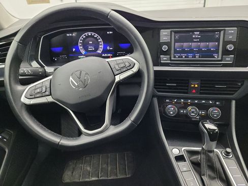 Used 2024 Volkswagen Jetta SE image 22