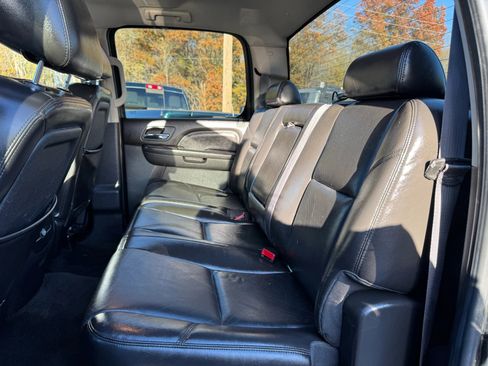 Used 2011 GMC Sierra 3500 Denali image 24