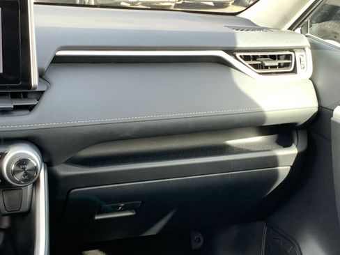 Used 2025 Toyota RAV4 LE image 34