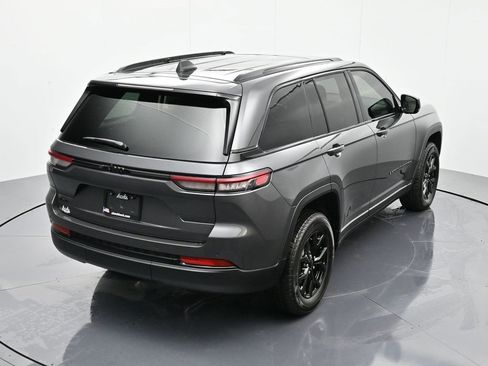New 2025 Jeep Grand Cherokee Altitude image 33