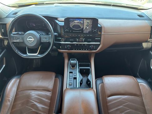 Used 2023 Nissan Pathfinder Platinum image 23