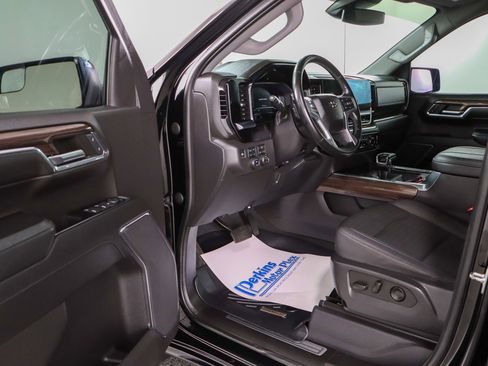 Used 2023 Chevrolet Silverado 1500 LT Trail Boss w/ Protection Package AWD/4WD image 3