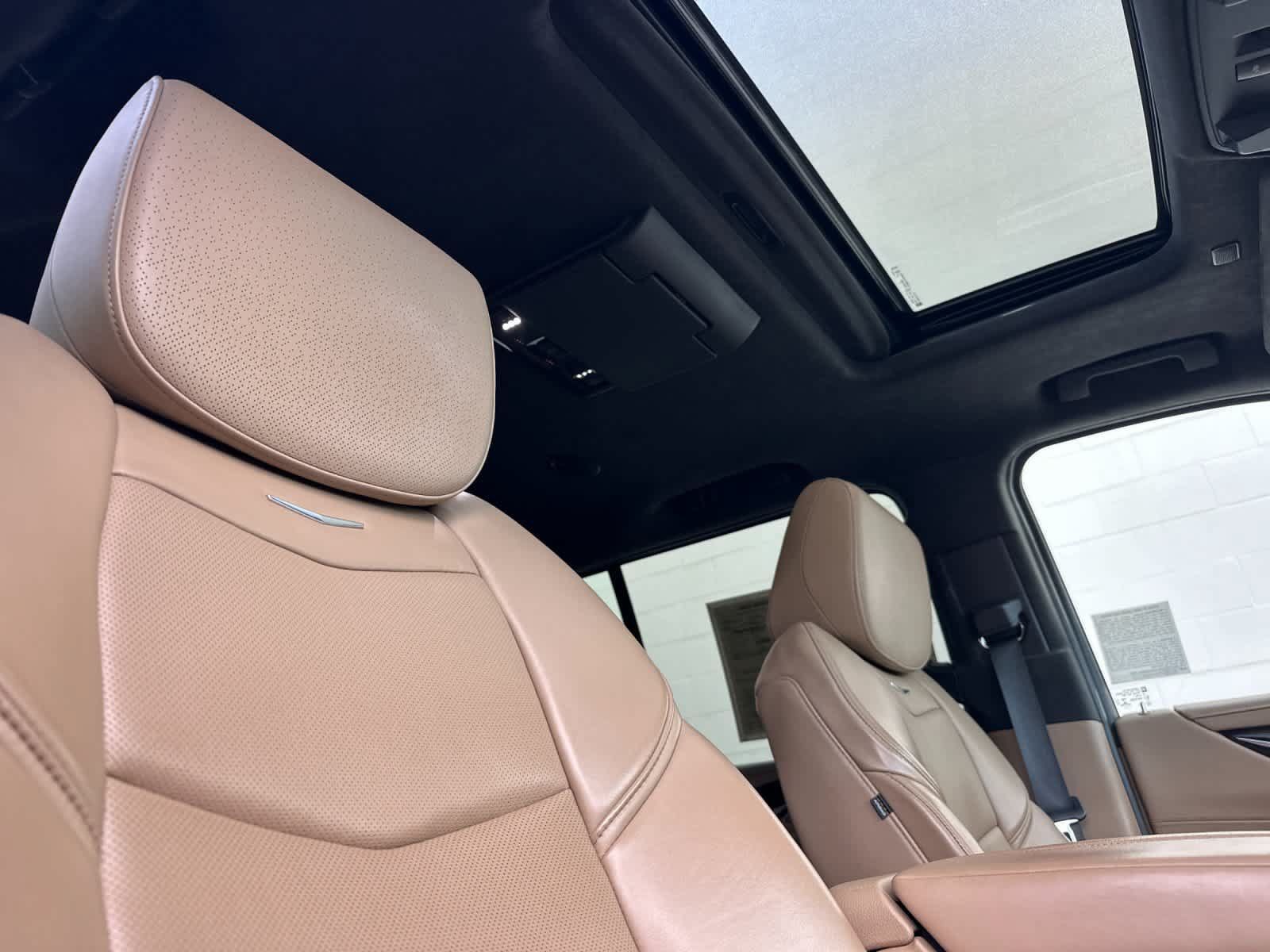 Used 2019 Cadillac Escalade ESV Platinum AWD/4WD image 18