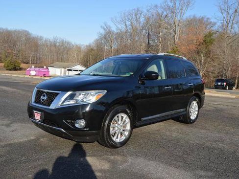 Used 2014 Nissan Pathfinder SL w/ SL Tech Package image 2