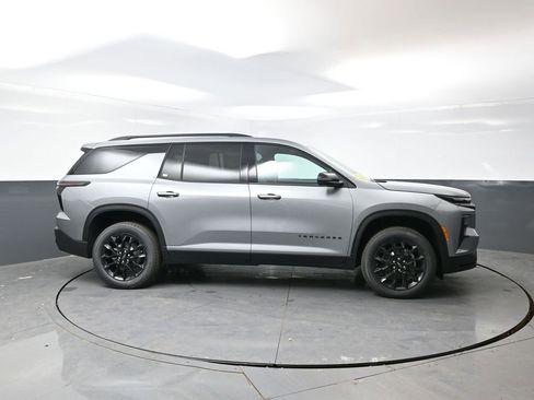 New 2026 Chevrolet Traverse LT w/ Midnight/Sport Edition image 2