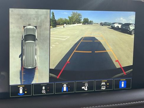 Used 2022 Chevrolet Suburban High Country AWD/4WD image 51