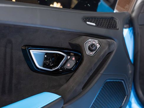 Used 2023 Lamborghini Huracan Tecnica RWD image 37