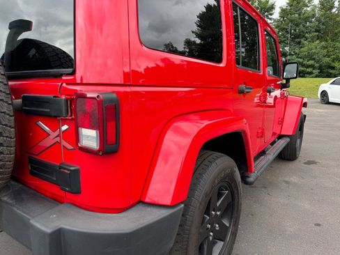 Used 2015 Jeep Wrangler Unlimited Sahara w/ Quic Order Package 23X image 11