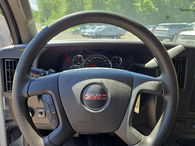 Used 2025 GMC Savana 2500 w/ Driver Convenience Package RWD image 4