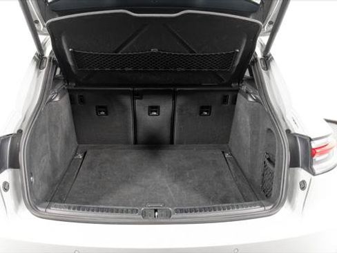 Used 2019 Porsche Macan AWD/4WD image 18