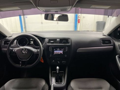 Used 2018 Volkswagen Jetta S w/ Cold Weather Package FWD image 10
