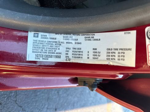 Used 2005 GMC Canyon SLE image 27