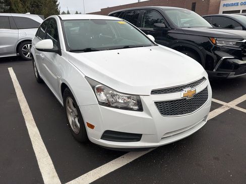 Used 2014 Chevrolet Cruze LT w/ Technology Package image 4