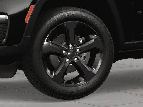 New 2025 Jeep Grand Cherokee Limited image 11