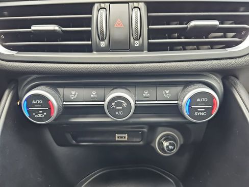 Used 2021 Alfa Romeo Giulia Sprint w/ Nero Edizione image 26