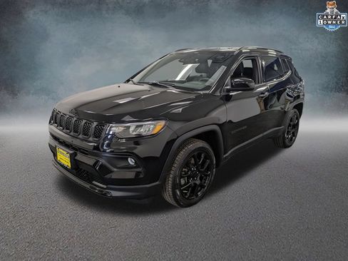 Used 2023 Jeep Compass Latitude AWD/4WD image 1