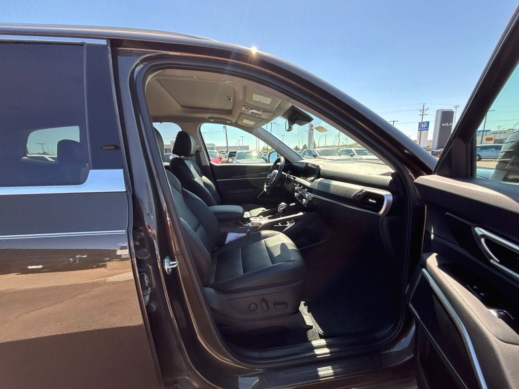 Used 2024 Kia Telluride EX w/ EX Captain's Chair Package AWD/4WD image 32
