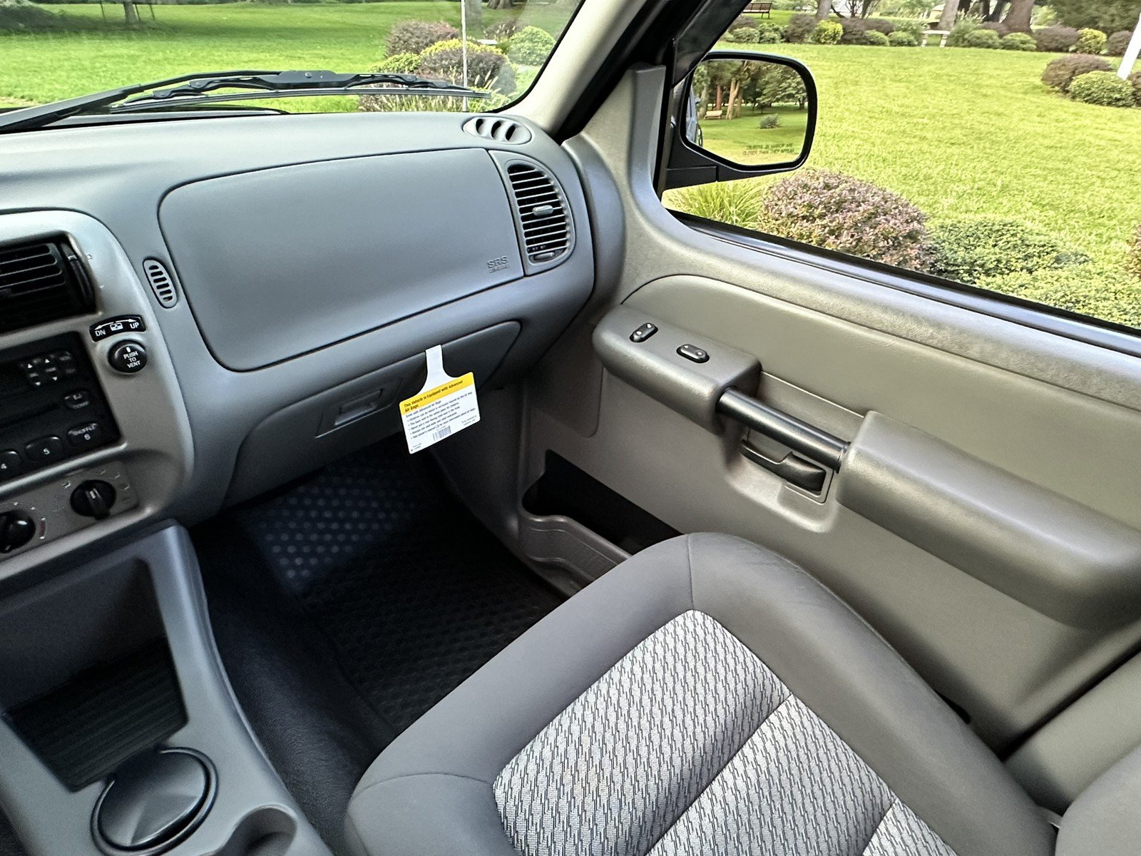 Used 2004 Ford Explorer Sport Trac 4x4 image 15