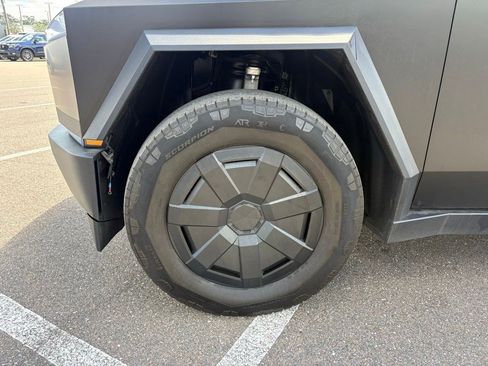 Used 2024 Tesla Cybertruck AWD Crew Cab image 8
