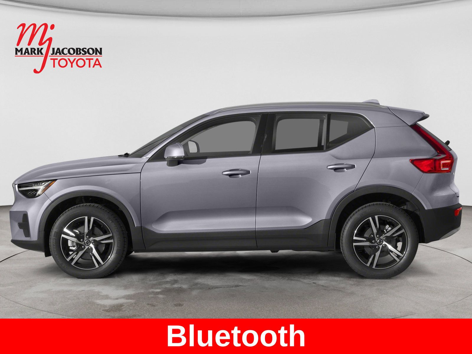 Used 2023 Volvo XC40 B5 Plus w/ Driver Assist Package AWD/4WD image 4