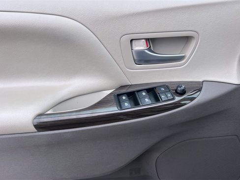 Certified 2017 Toyota Sienna XLE w/ XLE Navigation Package image 13