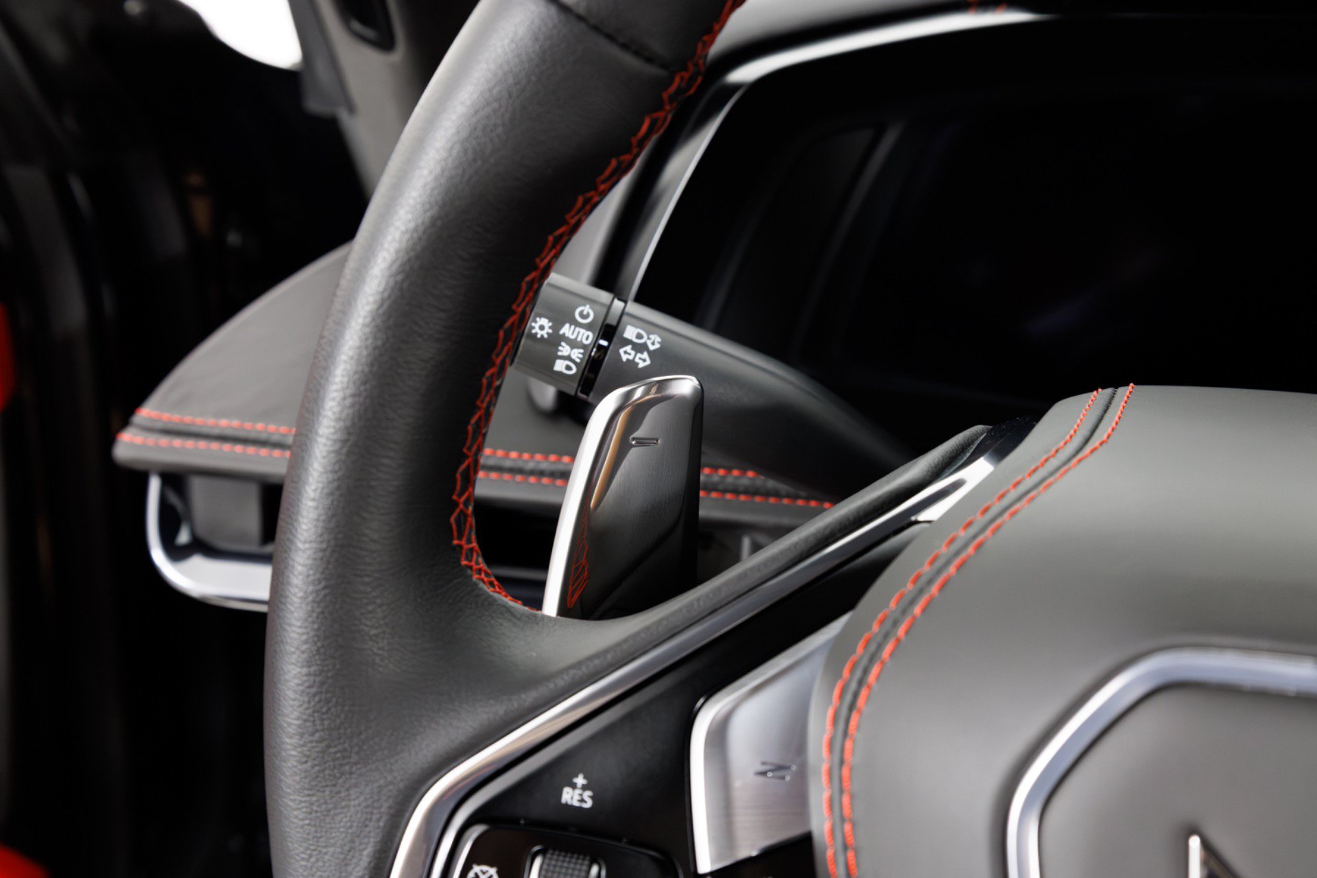 Used 2024 Chevrolet Corvette Stingray Premium Cpe w/ Z51 Performance Package RWD image 24