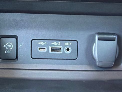 Used 2024 Nissan Sentra SR FWD image 28
