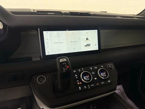 Used 2022 Land Rover Defender 110 SE image 32