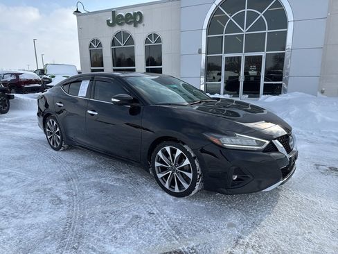 Used 2023 Nissan Maxima Platinum image 2