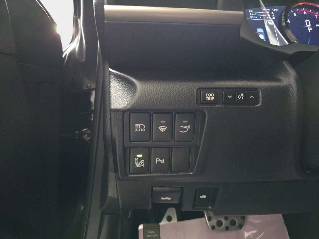 Used 2015 Lexus RC F RWD image 23