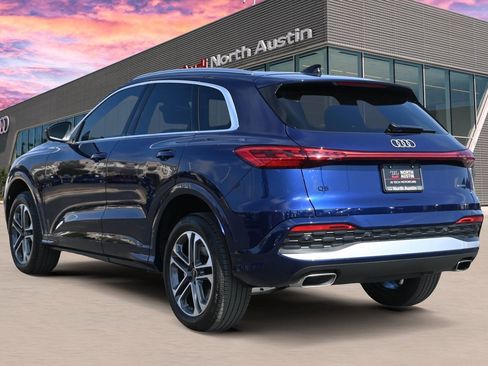 Certified 2025 Audi Q5 Premium w/ Convenience Package AWD/4WD image 4