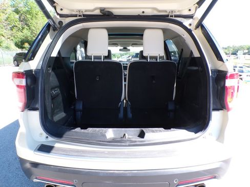Used 2018 Ford Explorer Platinum AWD/4WD image 16