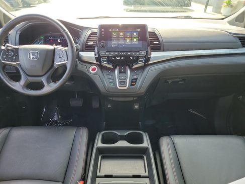 Used 2024 Honda Odyssey Sport image 9