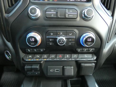 Certified 2020 GMC Sierra 1500 AT4 w/ AT4 Premium Package AWD/4WD image 24